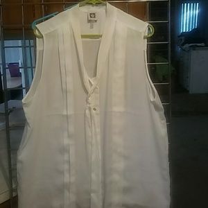 Sleeveless blouse